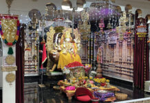 Freshmen Visit Houses of Worship for Religious Forum